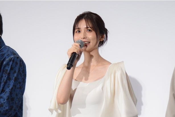 【写真を見る】麗司の相手役となる南風美里役を演じた長濱ねる