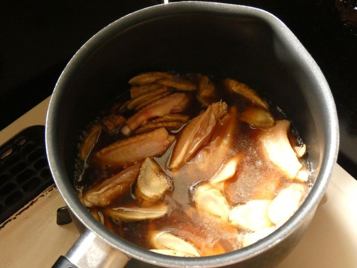 煮込み10分で完成！「手羽中とごぼうの梅酢煮」