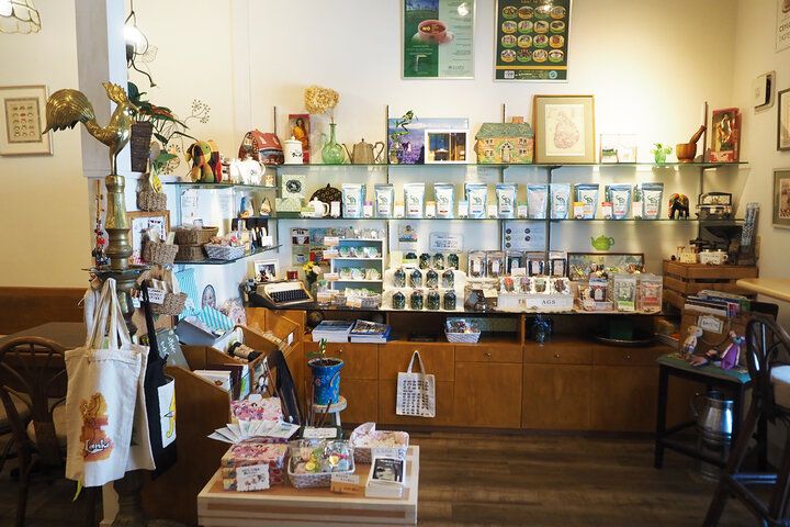 江の島さんぽで立ち寄りたい♪ リバービューの「紅茶専門店ディンブラ」で、約30種類の紅茶と焼きたてワッフルを