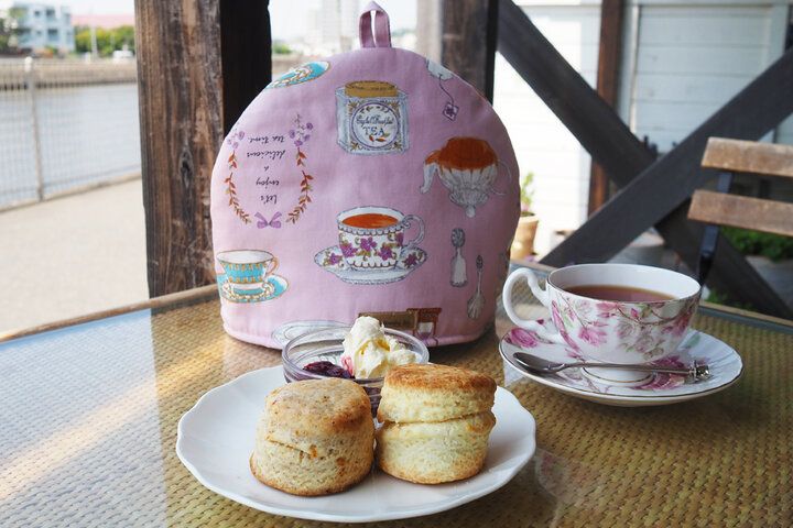 江の島さんぽで立ち寄りたい♪ リバービューの「紅茶専門店ディンブラ」で、約30種類の紅茶と焼きたてワッフルを