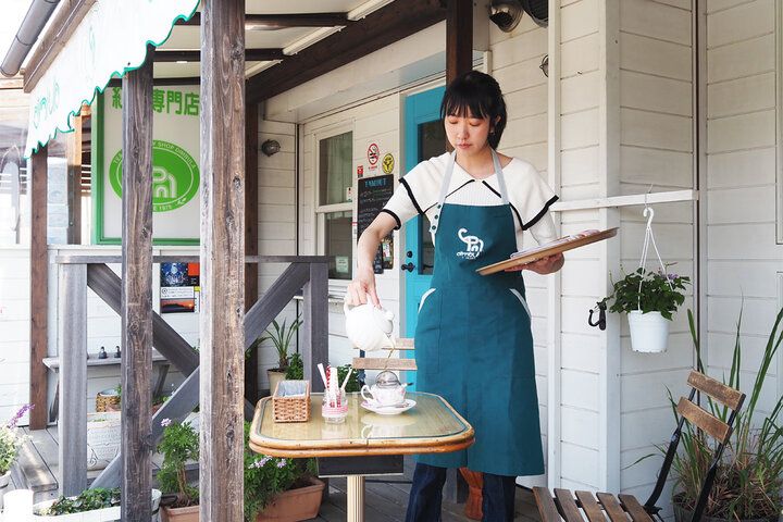 江の島さんぽで立ち寄りたい♪ リバービューの「紅茶専門店ディンブラ」で、約30種類の紅茶と焼きたてワッフルを