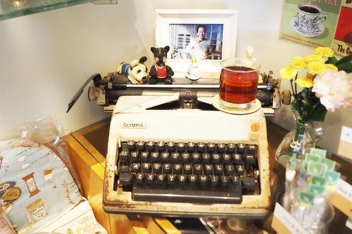 江の島さんぽで立ち寄りたい♪ リバービューの「紅茶専門店ディンブラ」で、約30種類の紅茶と焼きたてワッフルを