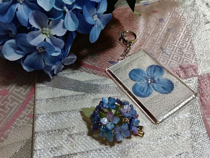 【ダイソー×帯】紫陽花の美しさを閉じ込めた！大人可愛い和風キーホルダー