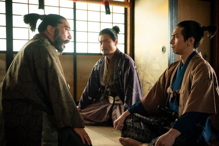 荒木村重（トータス松本）、中川清秀（すがおゆうじ）、高山右近（市川知宏）／大河ドラマ「豊臣兄弟！」第21回より ©️NHK