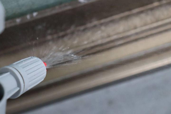 ダイソーの泡タイプ洗剤対応 お掃除用スプレーの使用例