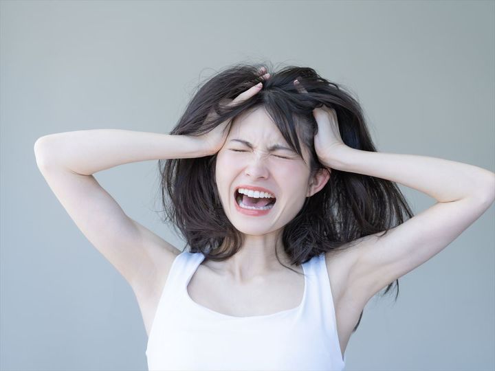 梅雨になると髪が広がる＆うねりが強くなる！解決策は？