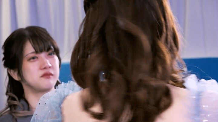【映像】いったい何が？ ポーカー美女が泣きすぎて“まさかの行動”