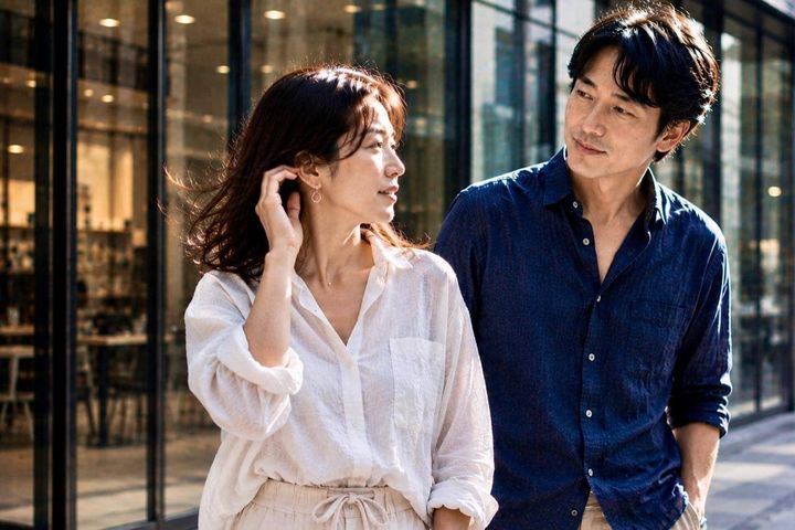 最近なぜか褒めてくれる…。男性が“もっと特別な存在になりたい”ときの行動