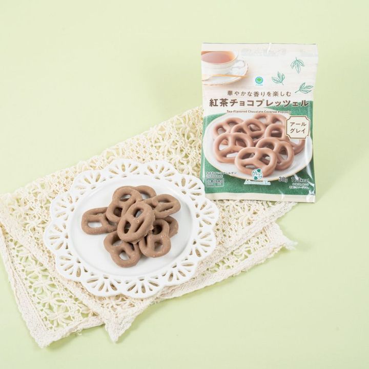 「華やかな香りを楽しむ紅茶チョコプレッツェル」268円
