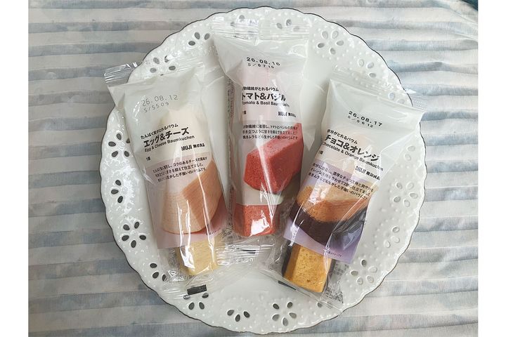 （写真・左から）たんぱく質がとれるバウム エッグ＆チーズ、食物繊維がとれるバウム トマト＆バジル、鉄分がとれるバウム チョコ＆オレンジ
