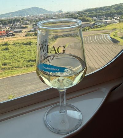 豪発のワイングラス型ワイン、名古屋駅で販売開始。グラス不要の飲みきりサイズ