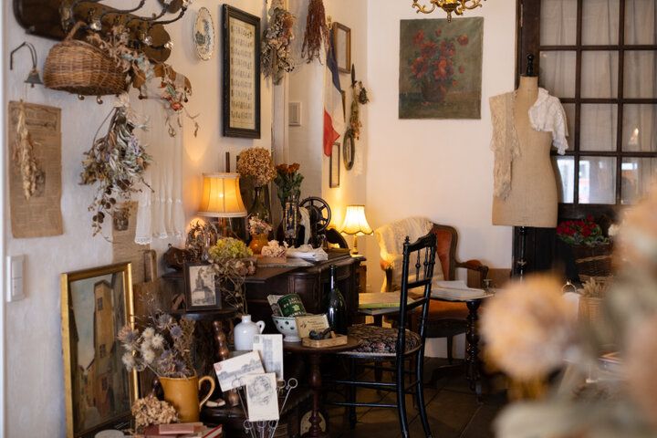 フランスの田舎町へ迷い込んだよう。元寝具店をリノベーションした隠れ家カフェ／阿佐ヶ谷「Au Détour café et brocante」