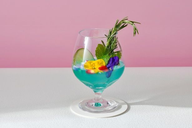 ピーターラビット(TM)の世界観をイメージしたノンアルコールカクテル「サマーハーブガーデン」