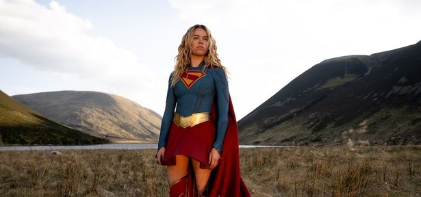 自由で少し自堕落なところもあるスーパーガール／カーラ・ゾー＝エル(ミリー・オールコック) [c] & TM DC [c] 2026 WBEI