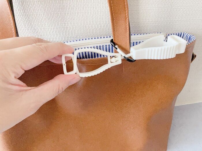 【ダイソー】何これ！？両端がパカッ→バッグに靴も帽子もぶら下げOK！隠れ名品が優秀でした。