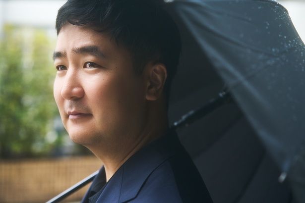 【写真を見る】ハリウッドの会社とマネジメント契約も発表！海外へと真っ直ぐな視線を向ける下津監督 撮影/黒羽政士