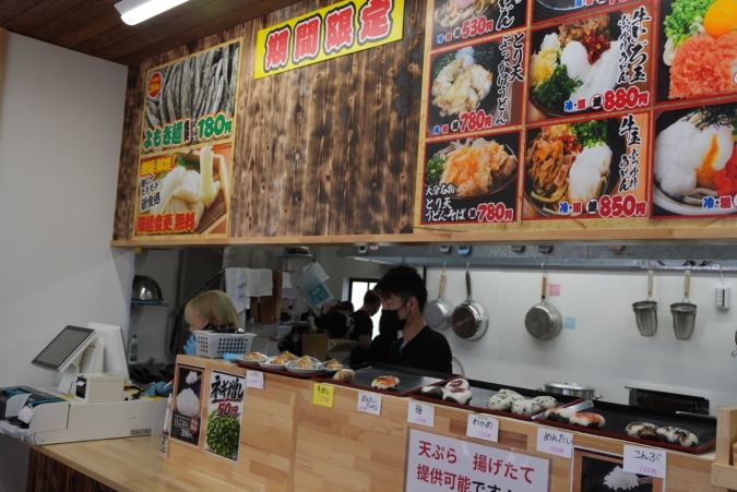 肉うどんいのうえ 八幡西店 店内