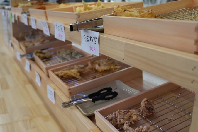 肉うどんいのうえ 八幡西店 店内