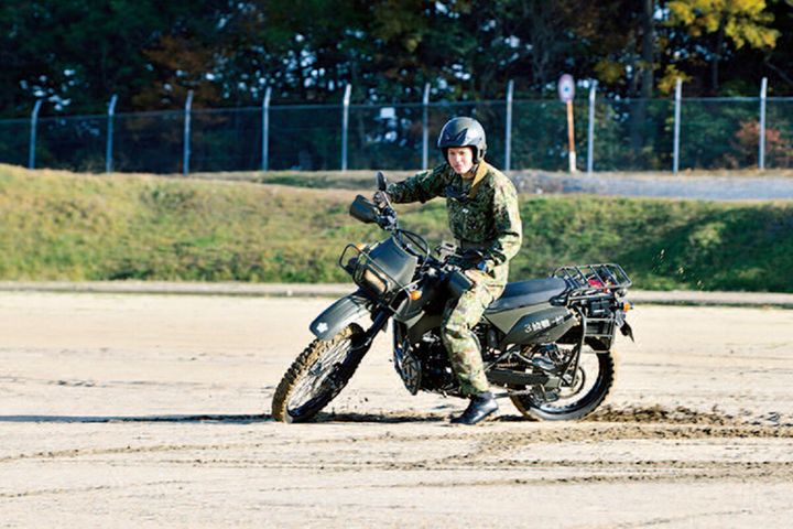 道なき道を駆けるプロフェッショナル 陸上自衛隊・偵察用オートバイの実力
