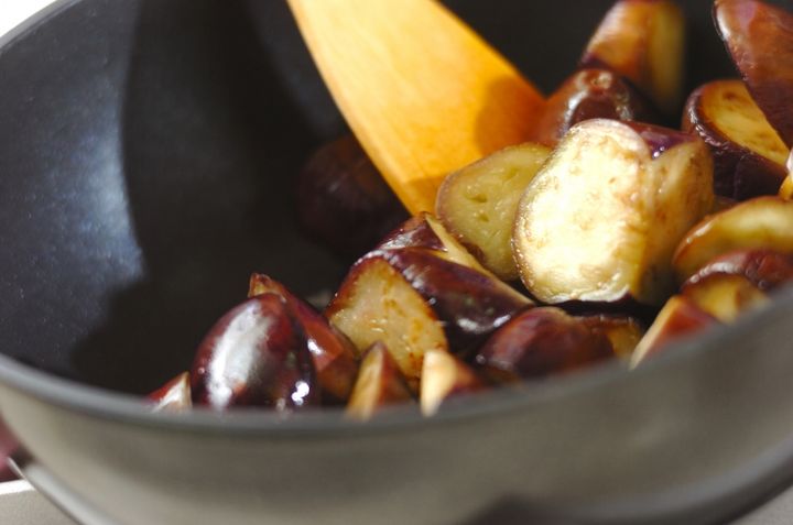 ナスのみそ納豆炒めの作り方1