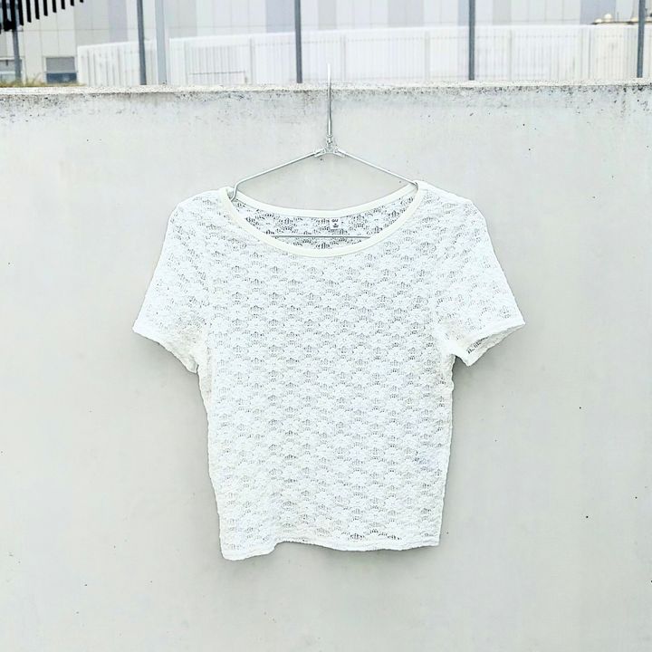 GUの白色トップス
