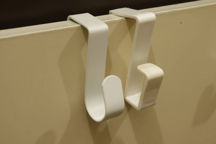 扉に付けるゴミ袋ホルダー（2個） 設置