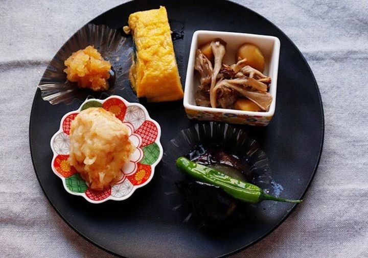 ダイソー 深月レンジ食器（丸皿、21cm、黒） 使用例