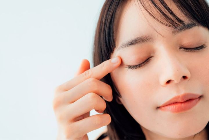 【Eye】目元は単色を重ね塗り！汚く崩れず深みが出る