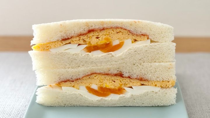 大きいだけじゃなく中身も「最高です」！【ファミマ】の巨大サンドイッチ