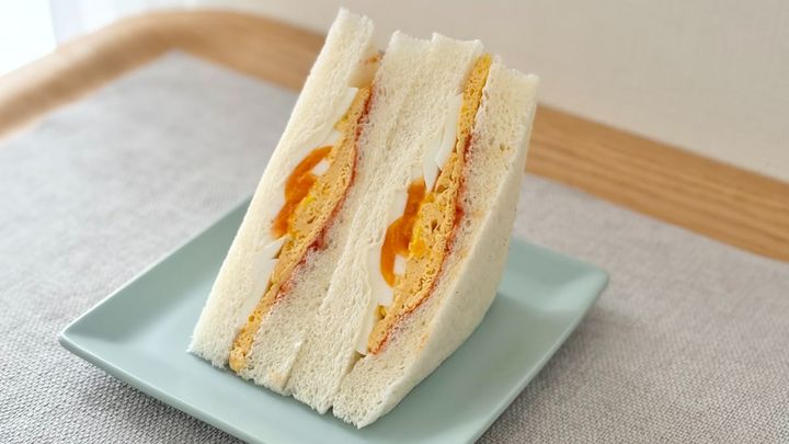 大きいだけじゃなく中身も「最高です」！【ファミマ】の巨大サンドイッチ