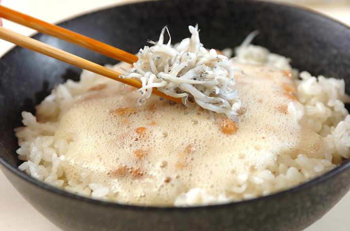 お手軽のせるだけ！しらす納豆丼 ふわふわ食感の作り方2