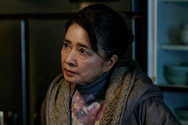 小料理屋「あすなろ」の店主・浅羽洋子役の風吹ジュンさん