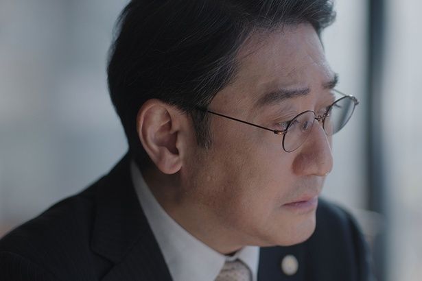 刺殺される善良な弁護士・白石健介役の中村芝翫さん