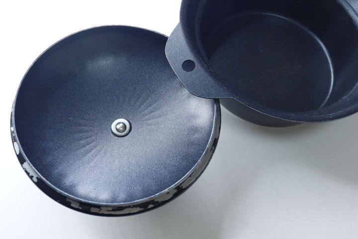 土鍋風アルミ卓上鍋 8カ月使用の状態
