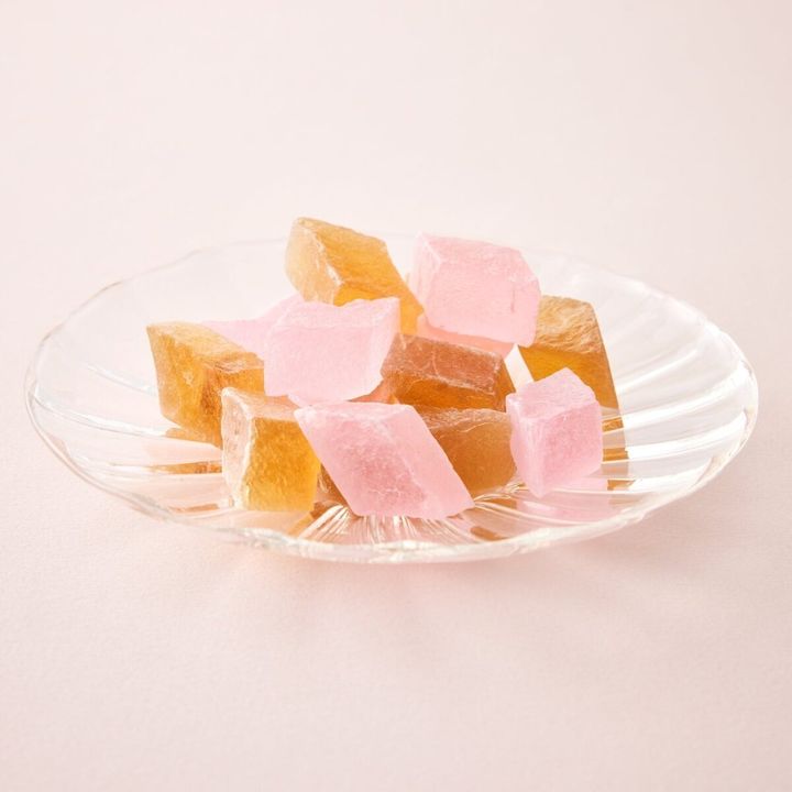 ファミリーマートのAfternoon Tea監修 紅茶とピーチの琥珀糖のビジュアル