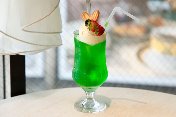 ひとりカフェにも。吉祥寺・仲通り「KICHIJOJI CAFE」のアンティーク空間で楽しむときめきスイーツ