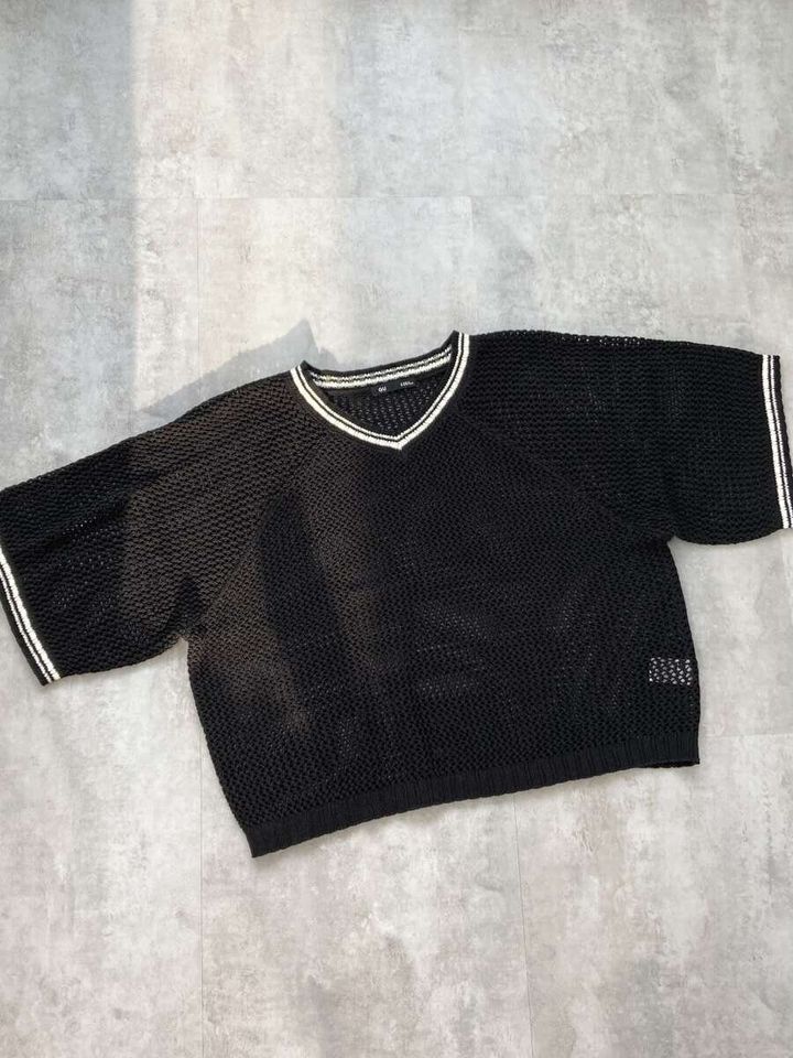 GU GIRLSメッシュセーター ブラックの商品写真（置き撮り）
