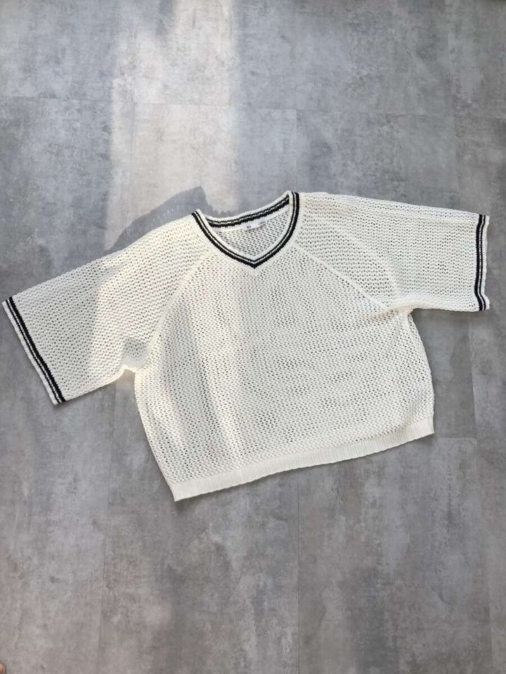 GU GIRLSメッシュセーター オフホワイトの商品写真（正面置き撮り）
