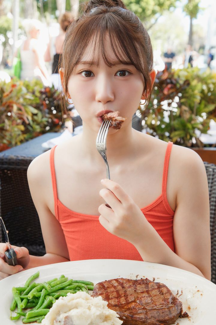 日向坂46 藤嶌果歩1st写真集『果実の歩幅』より （C）集英社／菊地泰久 width=