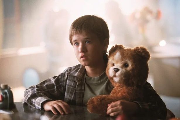 スティーヴン・スピルバーグ監督『A.I.』に登場した少年型ロボット・デイビッド [c]2001 WARNER BROS.&DREAMWORKS.LLC.