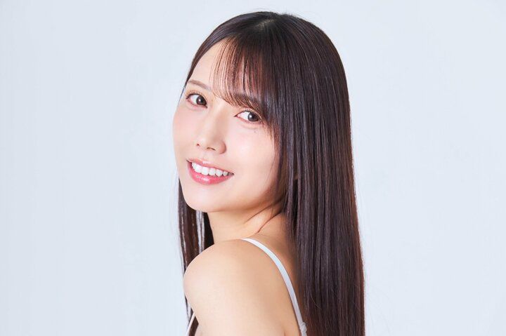 【写真・画像】現役RQ「ずっと着てみたかった」 “映える”最新レーシングスーツ着用で激変した姿に反響「女性用あるんだ」「めちゃカラフル」 1枚目