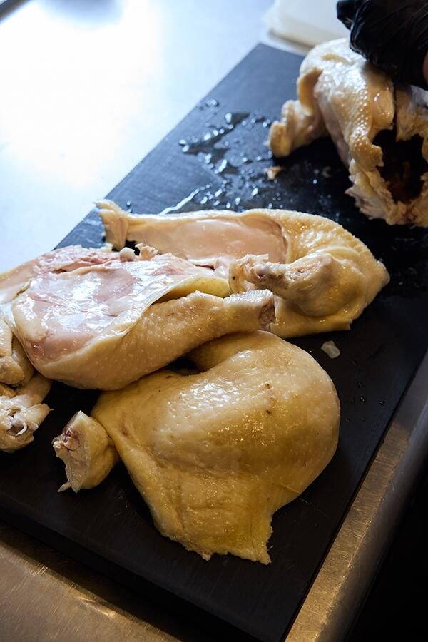 鶏肉を漬け込む