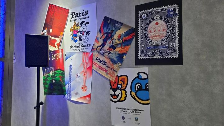 画像: 筆者撮影：館内には過去のジャパンツアーで制作したポスターも掲示