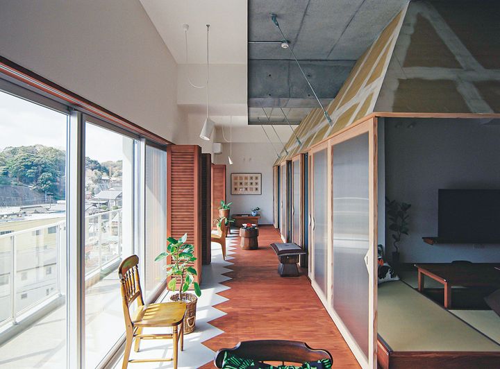 新築マンションの上２層分をオーナーの２世帯住宅として設計した〈Nakano House〉