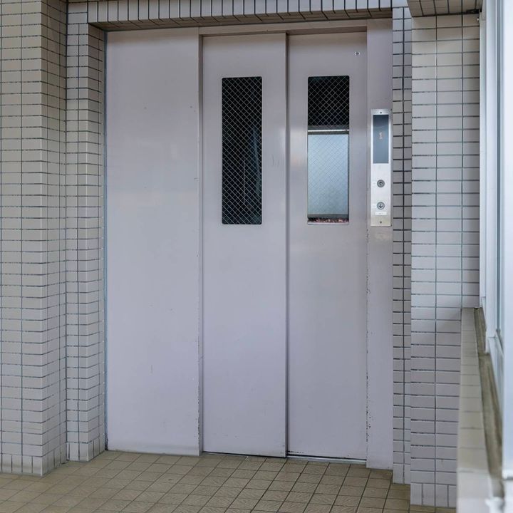 マンションのエレベーター