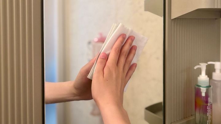 【100均】セリアで売ってる「鏡の曇り止め」、実際どう？ お風呂＆洗面所で使ってみた！