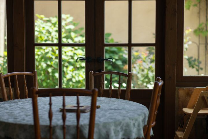 童話の世界みたい♪愛知・豊川「みつばち村のさんぽ道」。四季折々の自然とはちみつの魅力に癒されて