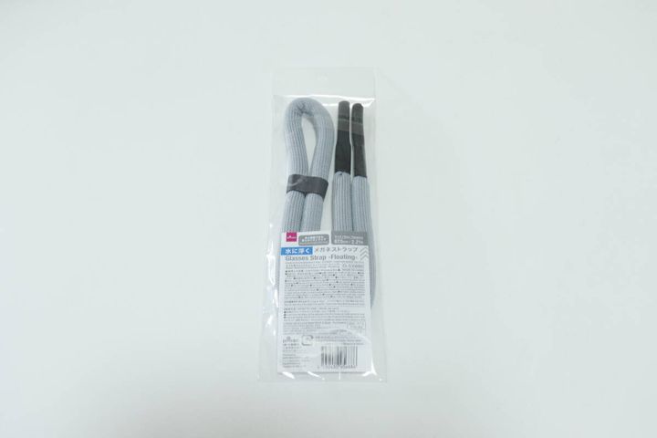 ダイソーの水に浮くメガネストラップのパッケージ