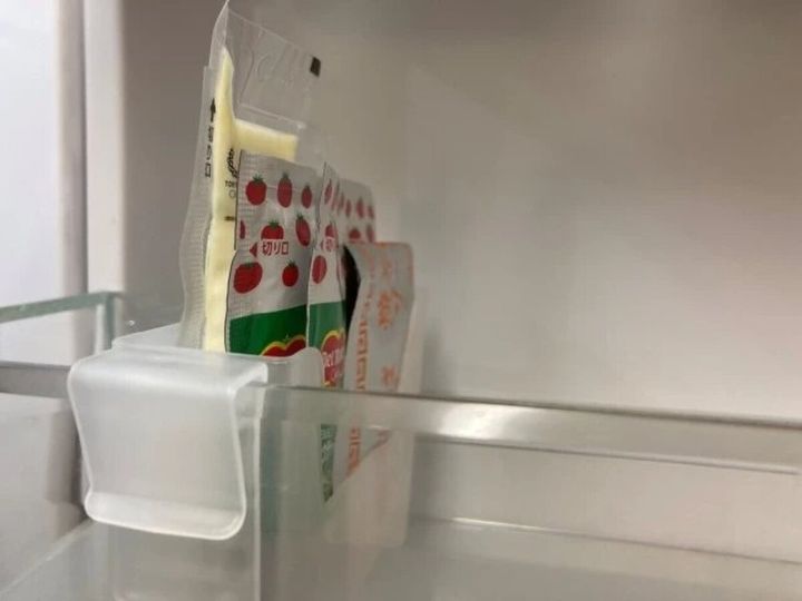 ダイソー ドアポケットすっきりケース（スリム） 使用例 縦