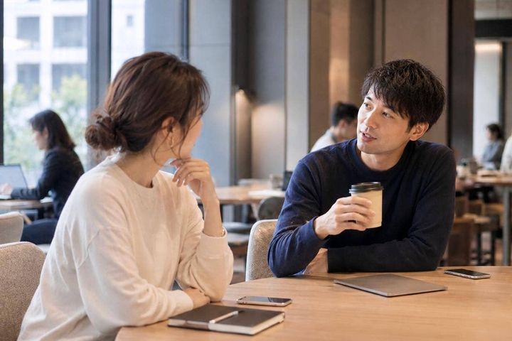 急に予定を聞いてくる。男性が“会う口実”を探しているときの定番行動